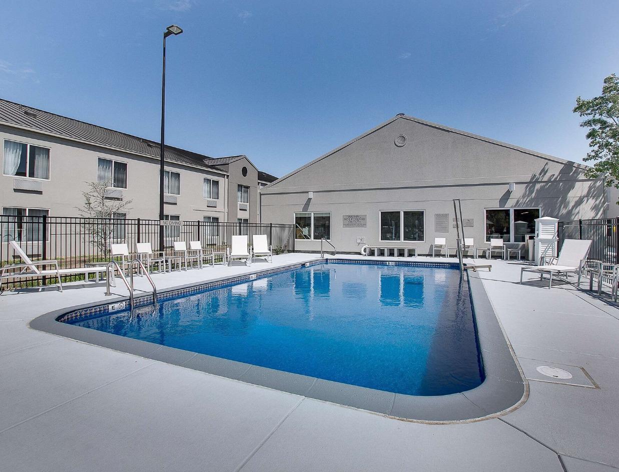 Country Inn & Suites By Radisson, Wichita East, Ks Exteriör bild