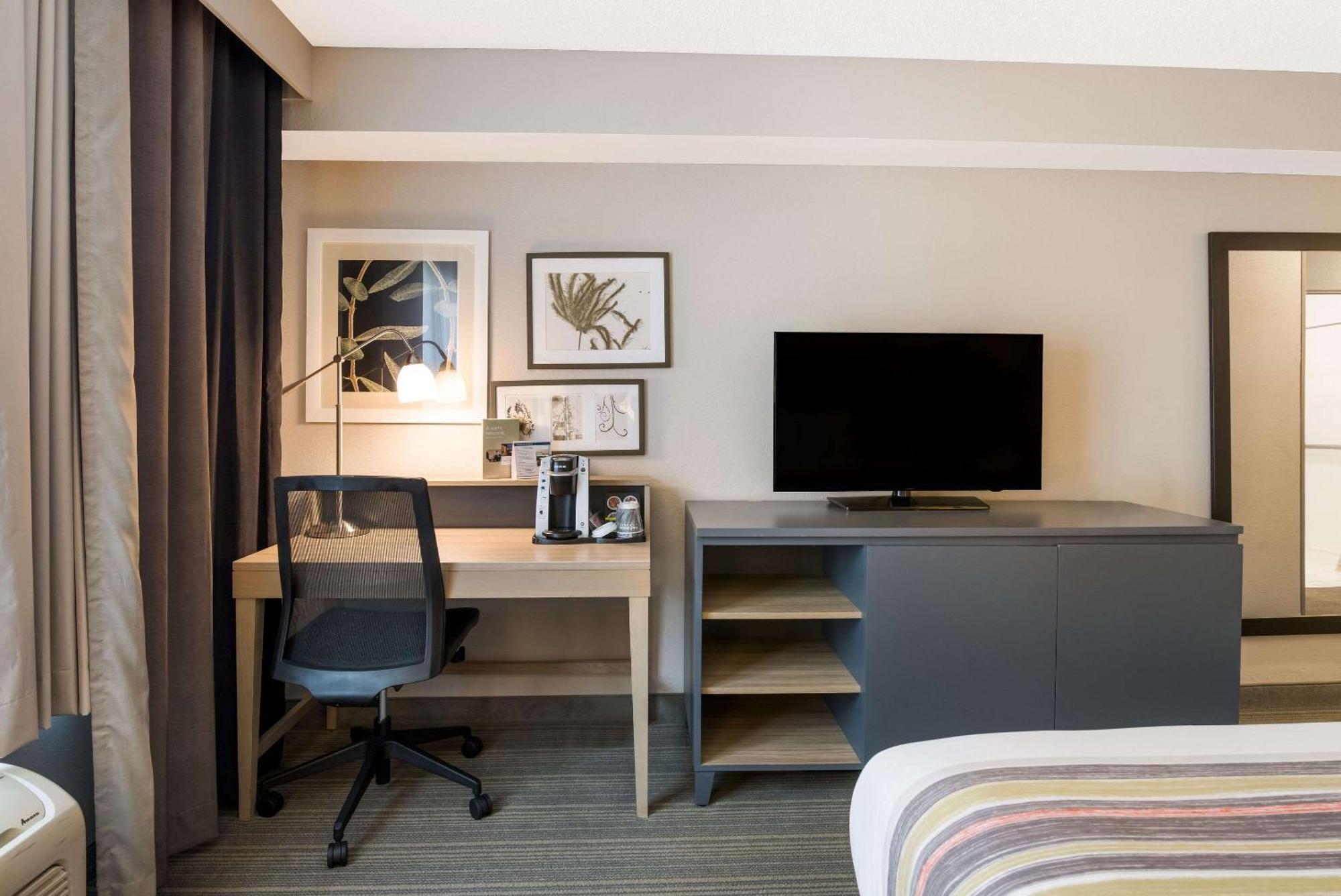 Country Inn & Suites By Radisson, Wichita East, Ks Exteriör bild