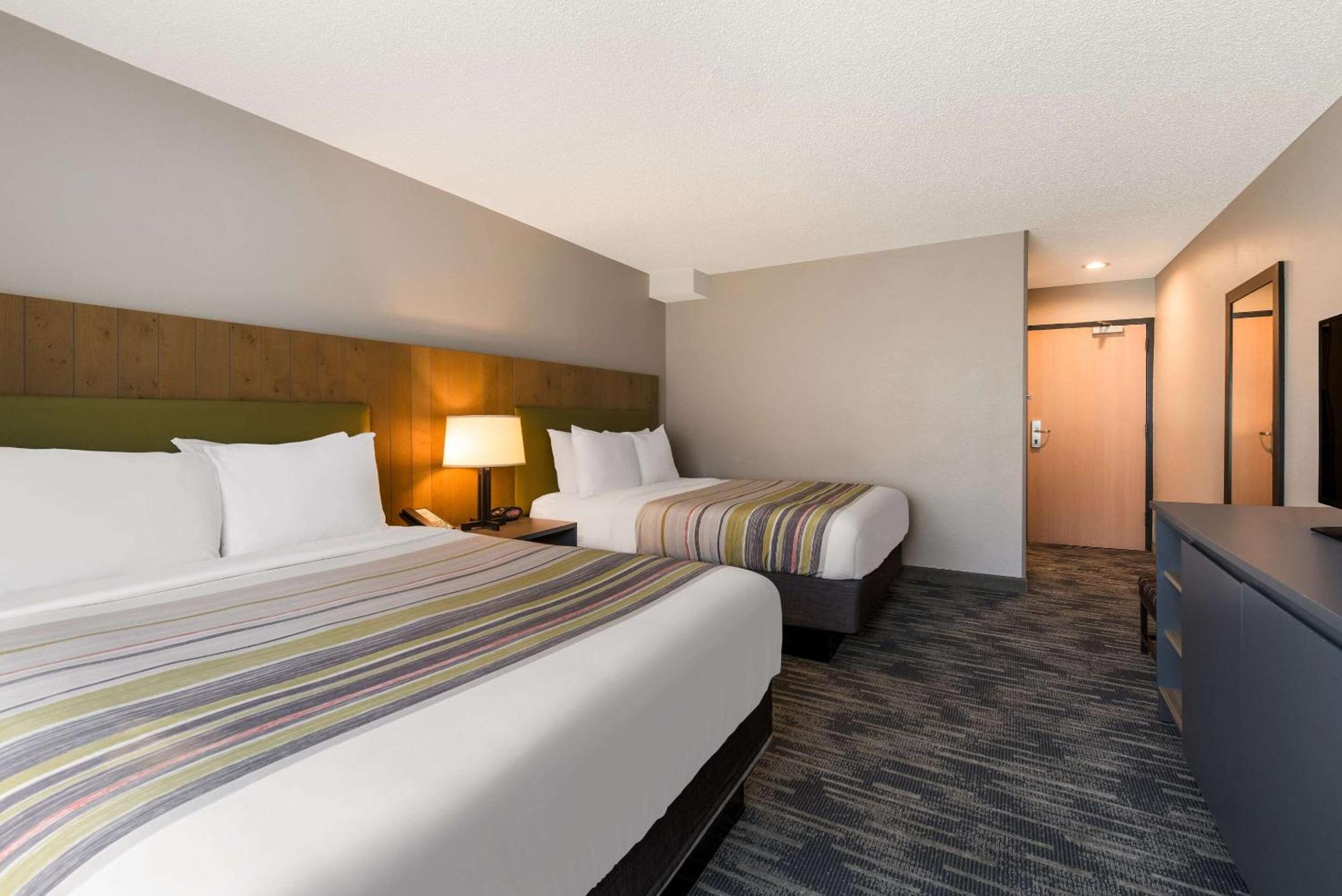 Country Inn & Suites By Radisson, Wichita East, Ks Exteriör bild