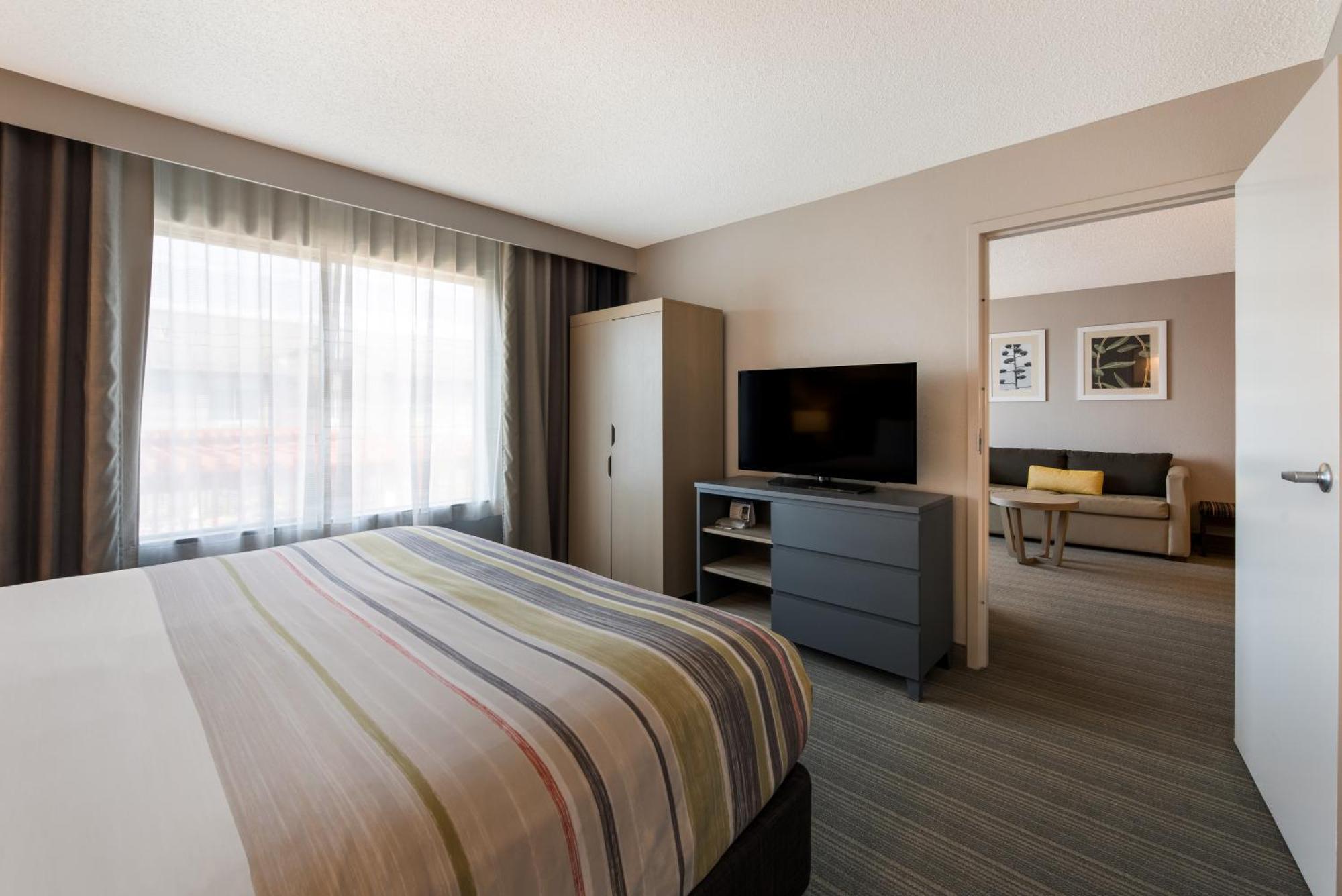 Country Inn & Suites By Radisson, Wichita East, Ks Exteriör bild
