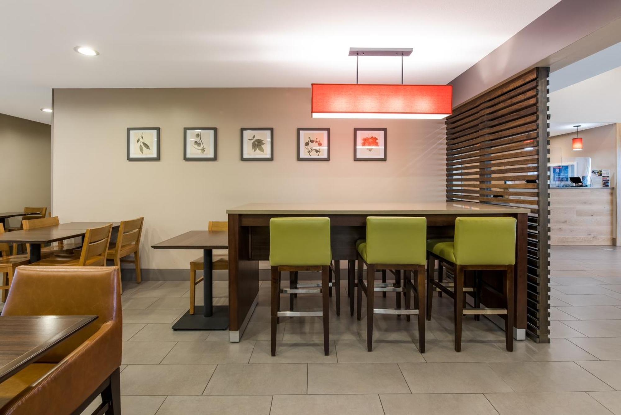Country Inn & Suites By Radisson, Wichita East, Ks Exteriör bild