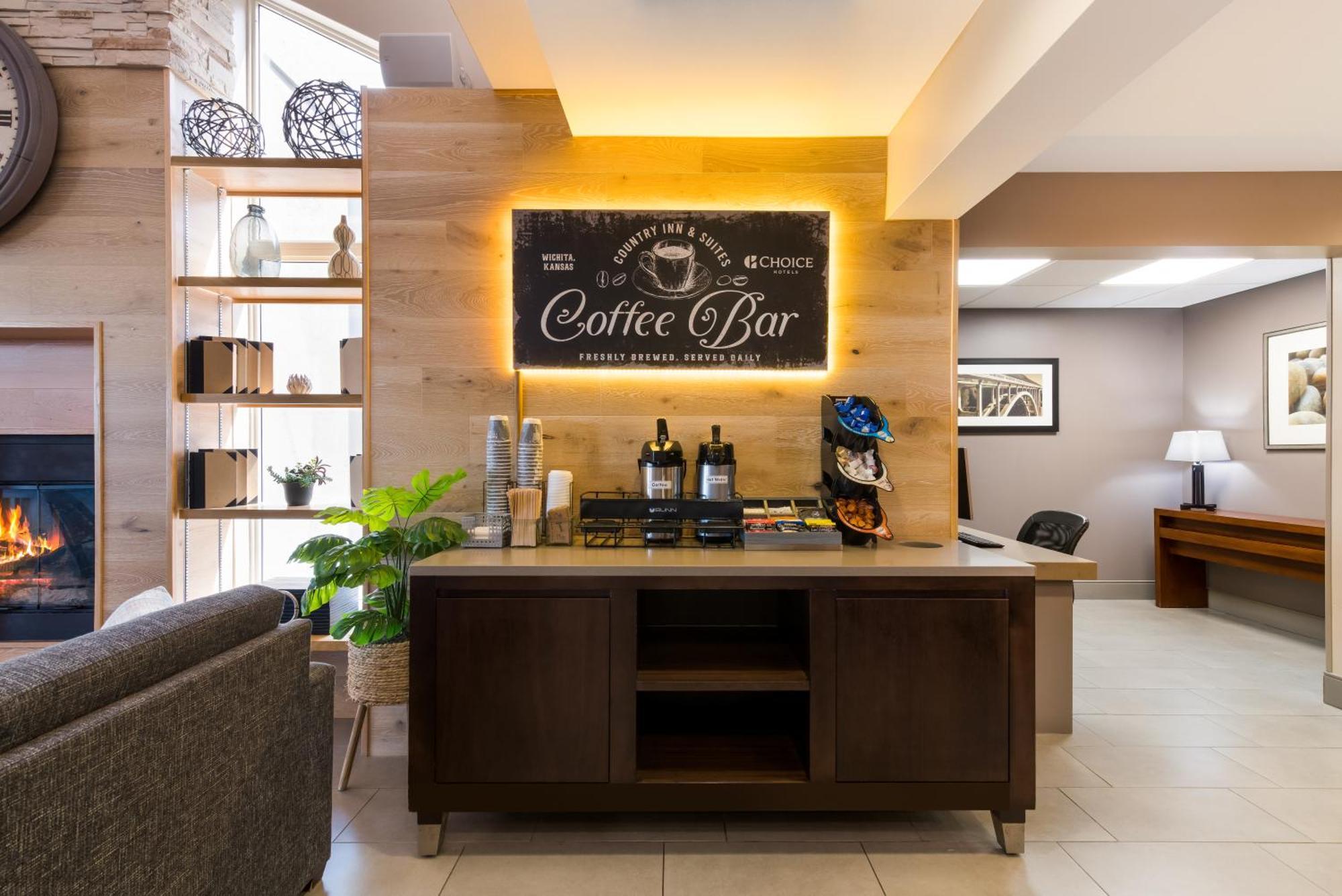 Country Inn & Suites By Radisson, Wichita East, Ks Exteriör bild