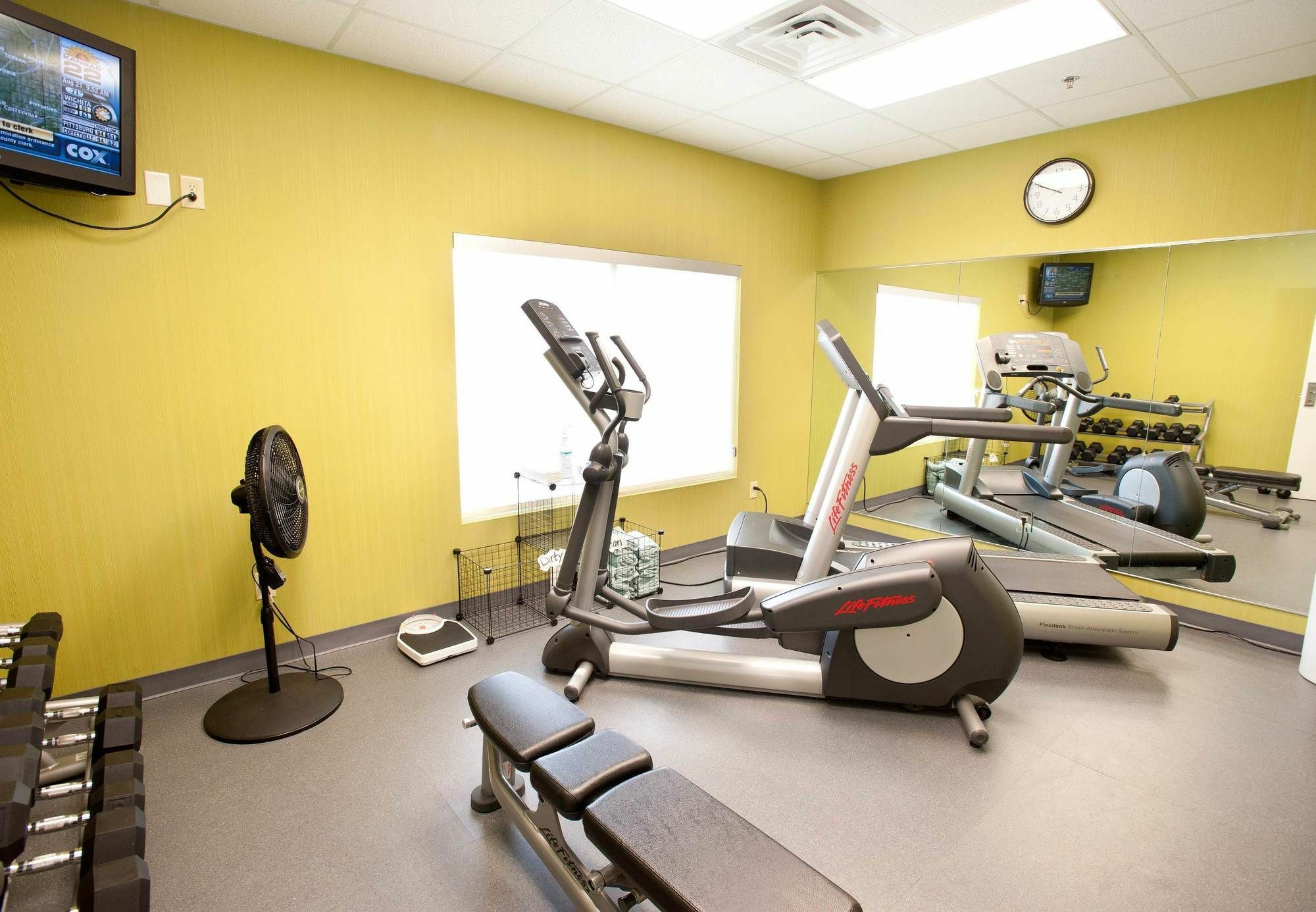 Country Inn & Suites By Radisson, Wichita East, Ks Exteriör bild